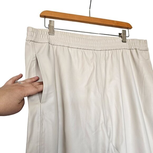 7 For All Mankind Elastic Waist Faux Leather Pants Pockets Cream Women Size XL - Picture 14 of 16